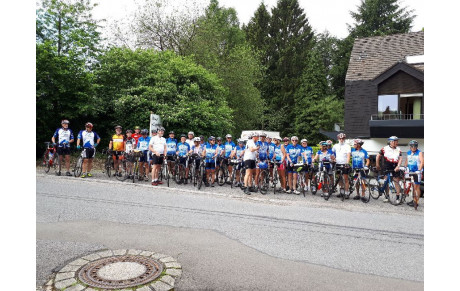 Arrivée Gévelsberg avec les cyclos allemandss